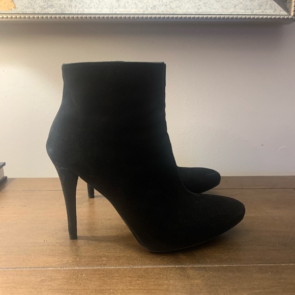 Stuart Weitzman Bootie - Picture 3 of 6